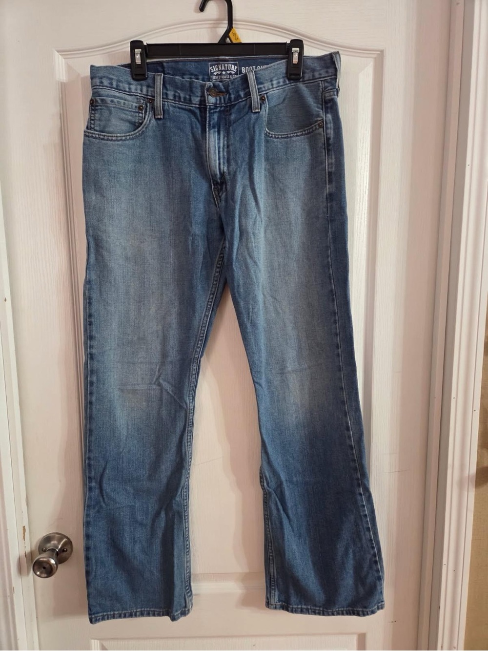 Signature Levi Strauss Men’s Boot Cut Jeans 32x32. JY-69